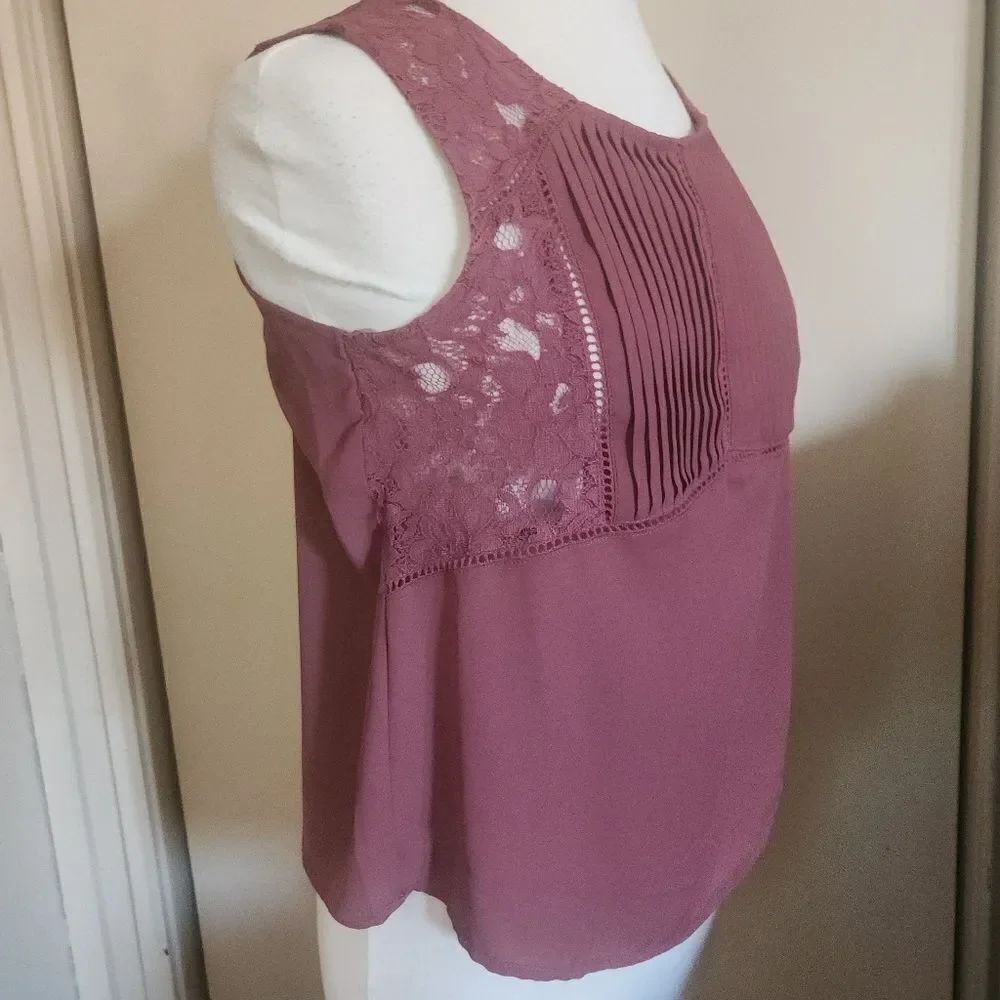 T84 Forever21 burgandy lace & pleated yoke sleeveless tank top Womens Sz S